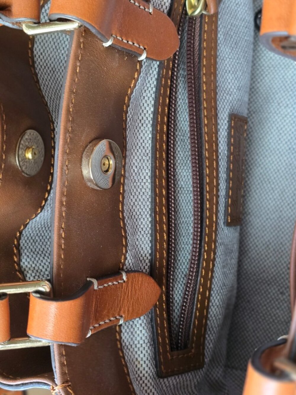Dooney & Bourke Small Leather Barlow - Picture 9 of 14